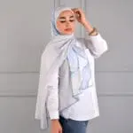 Hijab imprimé en crêpe - Danse des Roseaux Bleus (collection Fleurs de Printemps) – Image 2