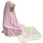 Tenue de prière enfant rose avec motifs floraux blancs