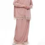 Tenue de prière femme rose à manches longues, Fabriqué en Turquie. Vendue par Belle et Voilée.