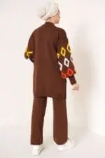 Ensemble Tricot marron à motifs géométriques - Confort au Quotidien – Image 2