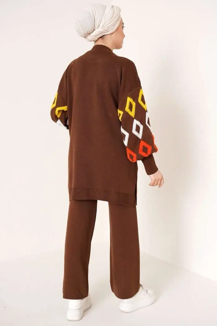 Ensemble Tricot marron à motifs géométriques - Confort au Quotidien – Image 2