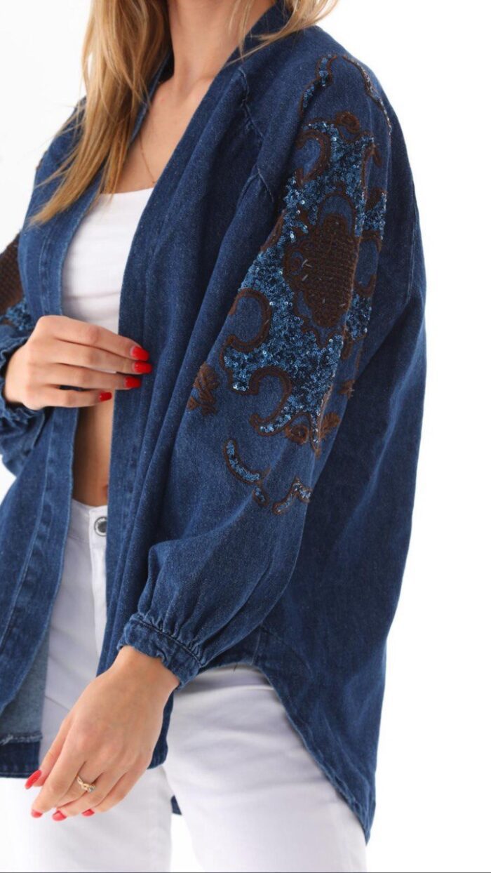 Cardigan long en denim bleu brodé – Reflet d'Océan  – Collection Harmonie – Image 3