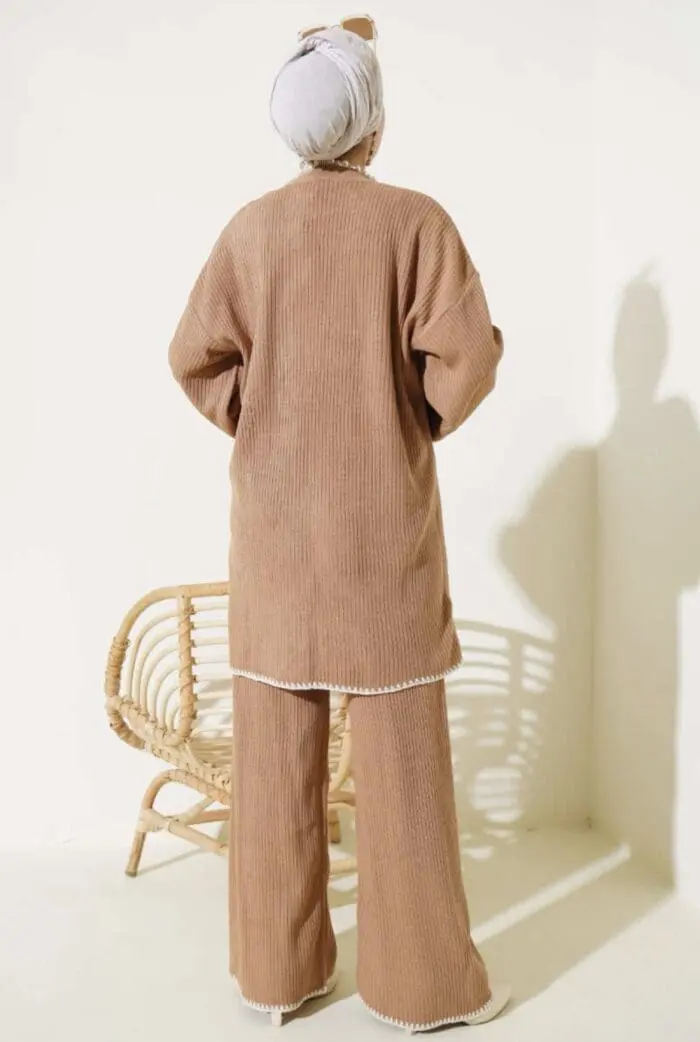 Ensemble Tricot brun-beige – Confort au Quotidien – Image 2