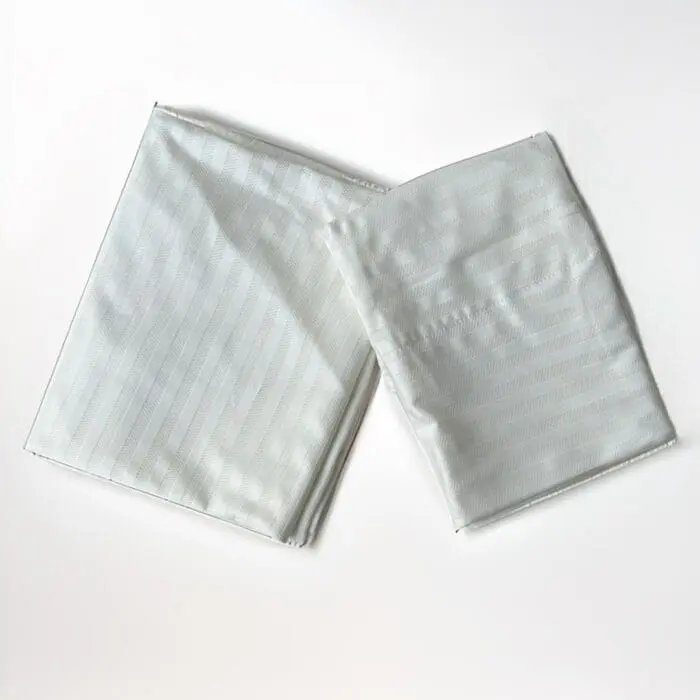 Hijab 2 Pièces en lycra blanc cassé avec rayures –  Modernité & Élégance – Image 2