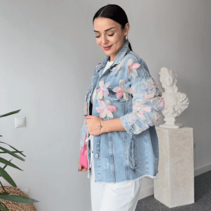 Veste en jean avec fleurs en relief - Élégance et fraîcheur pour le Printemps-Été – Image 3