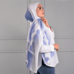 Hijab imprimé en crêpe – Murmures de l’Océan (Collection Océan) – Image 2