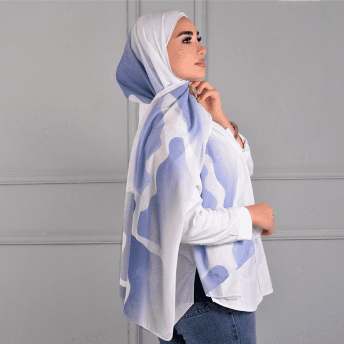 Hijab imprimé en crêpe – Murmures de l’Océan (Collection Océan) – Image 2