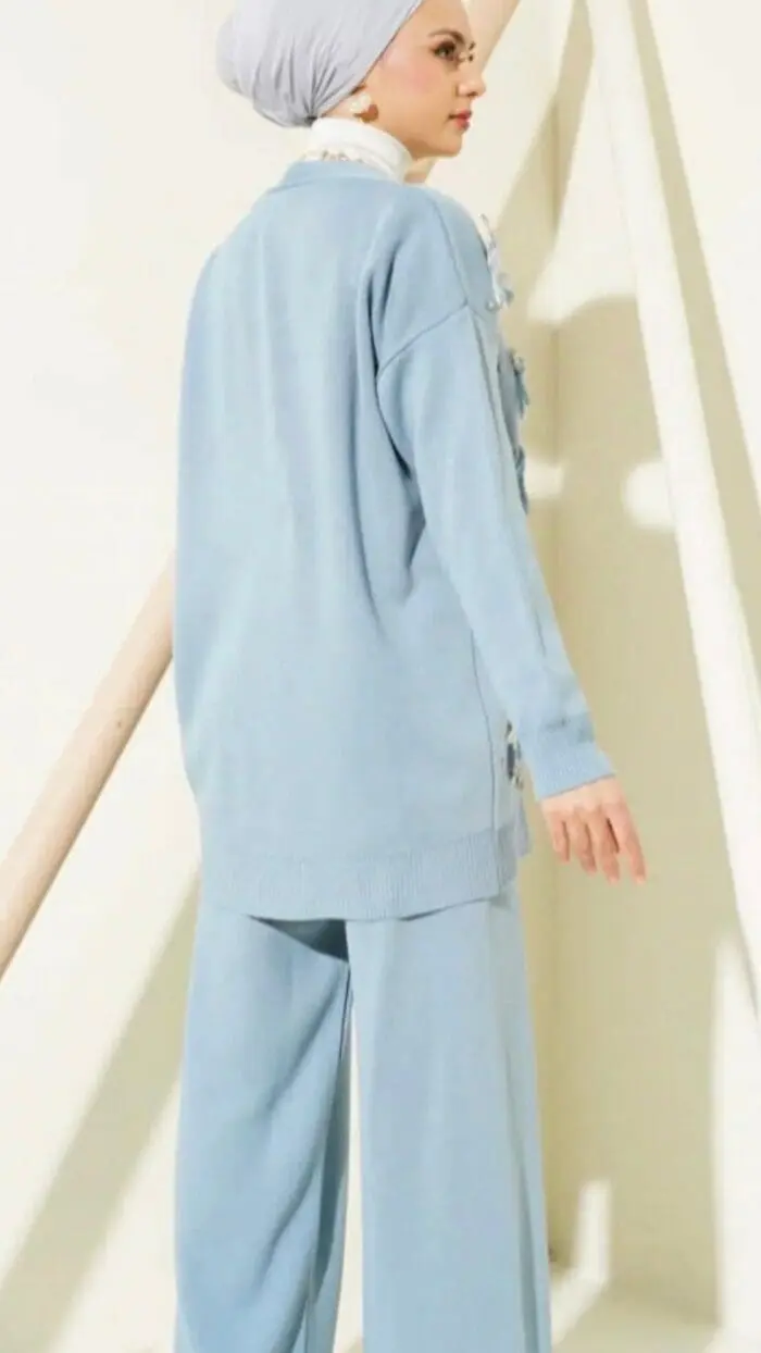 Ensemble Tricot 2 Pièces bleu clair avec Fleurs en 3D - Confort et Élégance – Image 3