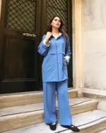 Ensemble 2 pièces en crêpe bleu à capuche – Chic & Léger pour l’Eté – Image 5