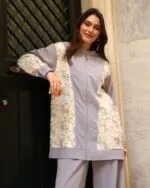 Ensemble 2 pièces en crêpe gris brodé – Chic & léger pour l’Eté