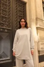 Ensemble 2 pièces en coton gris clair – Look épuré et confort – Image 3
