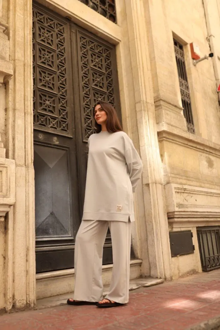Ensemble 2 pièces en coton gris clair – Look épuré et confort – Image 8
