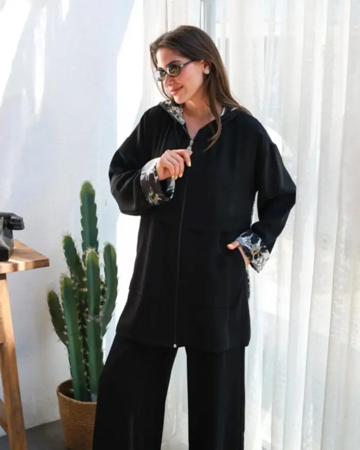 Ensemble 2 pièces en crêpe noir à capuche – Chic & Léger pour l’Eté – Image 7