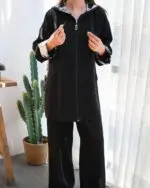 Ensemble 2 pièces en crêpe noir à capuche – Chic & Léger pour l’Eté – Image 6