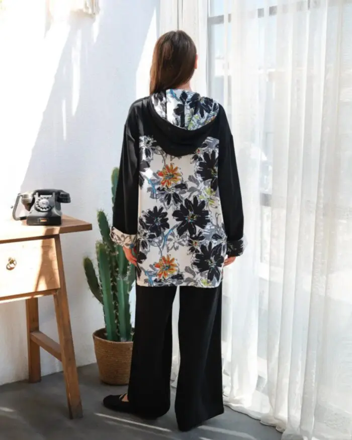 Ensemble 2 pièces en crêpe noir à capuche – Chic & Léger pour l’Eté – Image 3