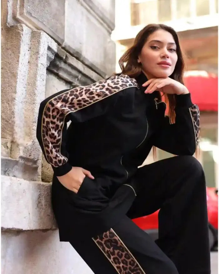 ⁦Ensemble 2 pièces en coton noir – Sport chic urbain⁩ - الصورة ⁦3⁩