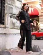 ⁦Ensemble 2 pièces en coton noir – Sport chic urbain⁩ - الصورة ⁦4⁩
