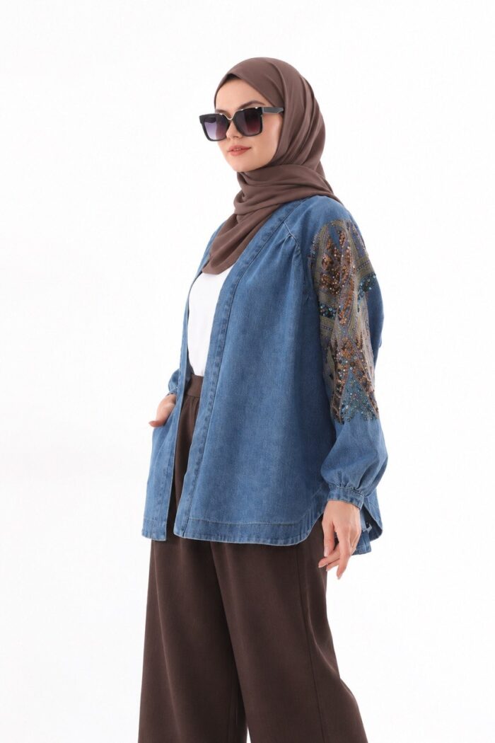 Cardigan long en jean bleu brodé – Reflet d'Azur – Image 3