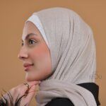 Hijab Pratique effet Cachemire – Beige doré (sélection MouStyles) – Image 2