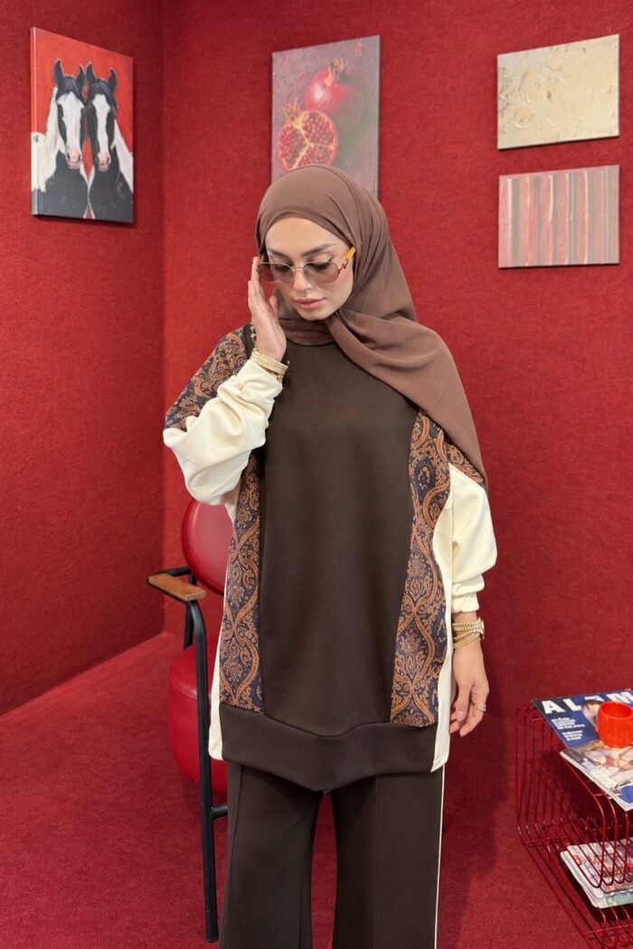 Ensemble tunique et pantalon à motifs cachemire – Marron et crème – Image 2