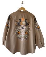 Cardigan long brodé floral beige foncé – Collection Printemps Eté