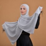 Hijab Pratique effet Cachemire – Gris perle (sélection MouStyles)