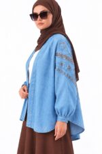 Cardigan long en jean bleu clair brodé – Mosaïque Azur – Image 3