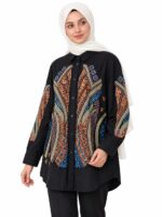 Tunique longue noire brodée en jean – Élégance et confort – Image 2
